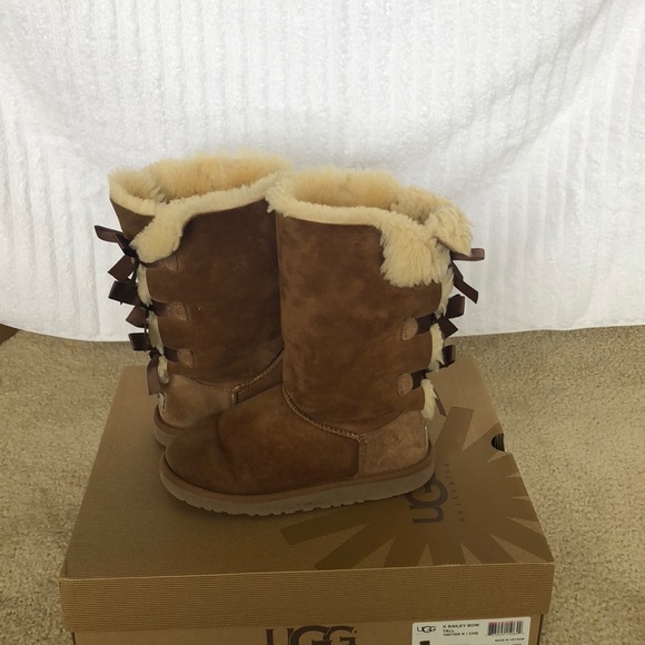 used bailey bow uggs